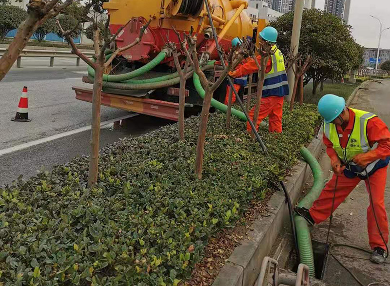 巴塘市政管道清淤